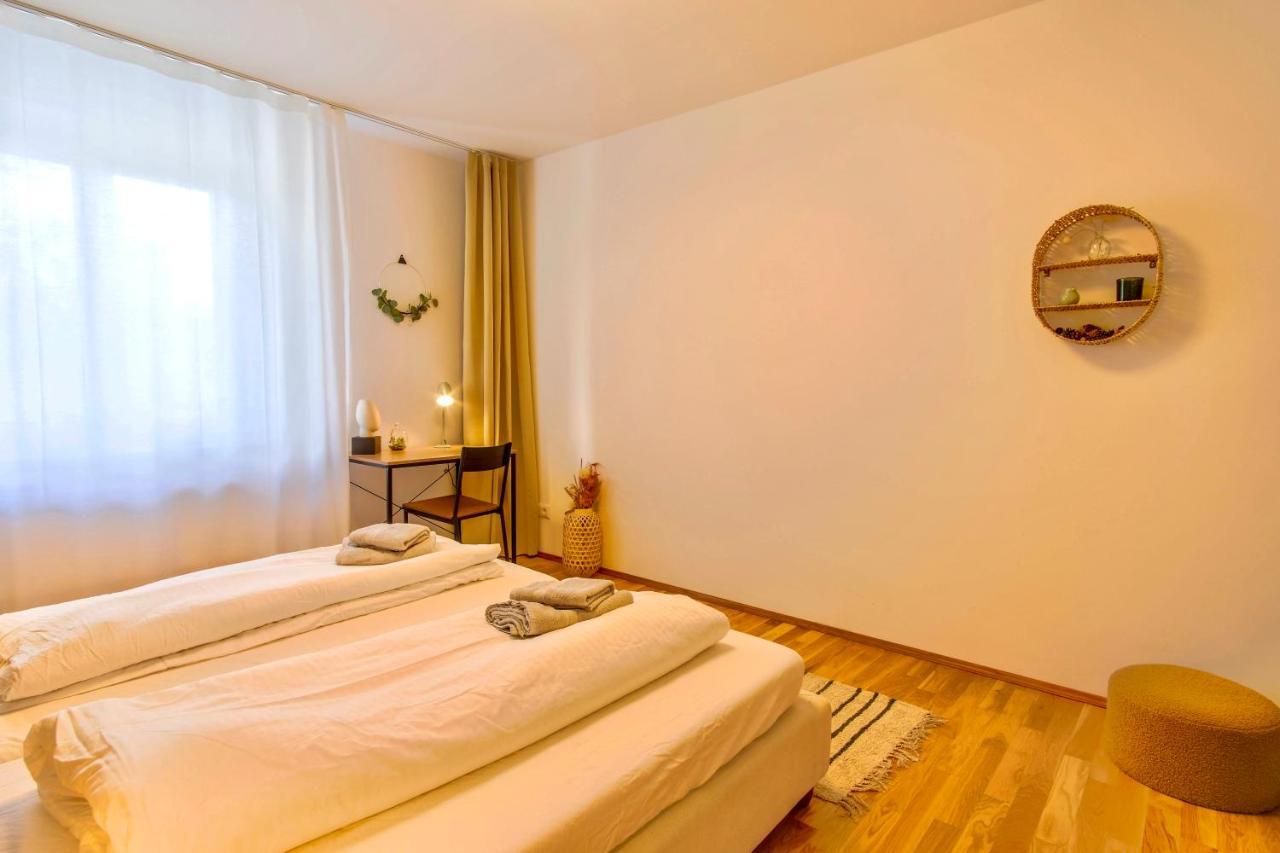 4-Room Luxury Apartment - Close To Central Station, Free Parking, Kitchen لبسيا المظهر الخارجي الصورة