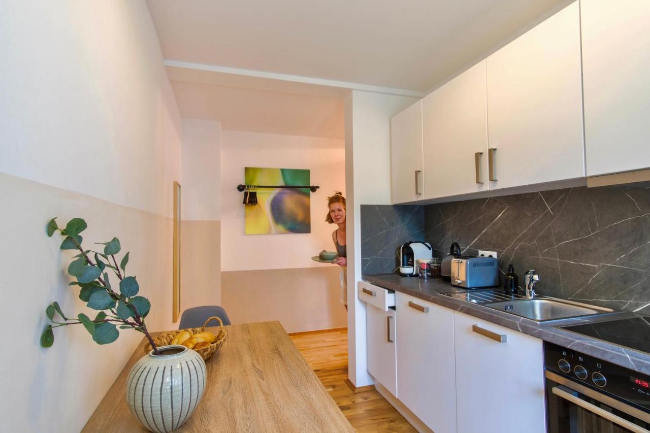 4-Room Luxury Apartment - Close To Central Station, Free Parking, Kitchen لبسيا المظهر الخارجي الصورة